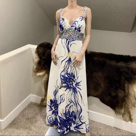 Stunning Splattered style Floral-print Sequins & Beaded Chiffon Dress - Picture 1 of 16